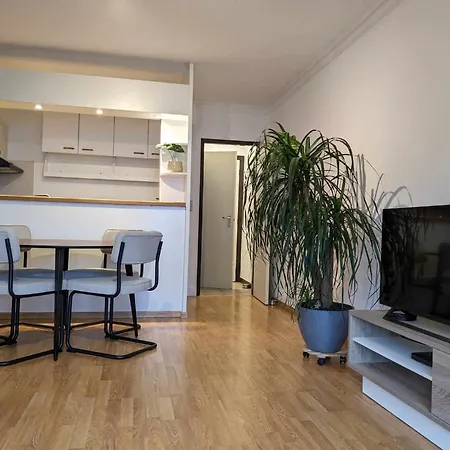 Vista Linda, Vlak Bij Zeedijk En Apartment